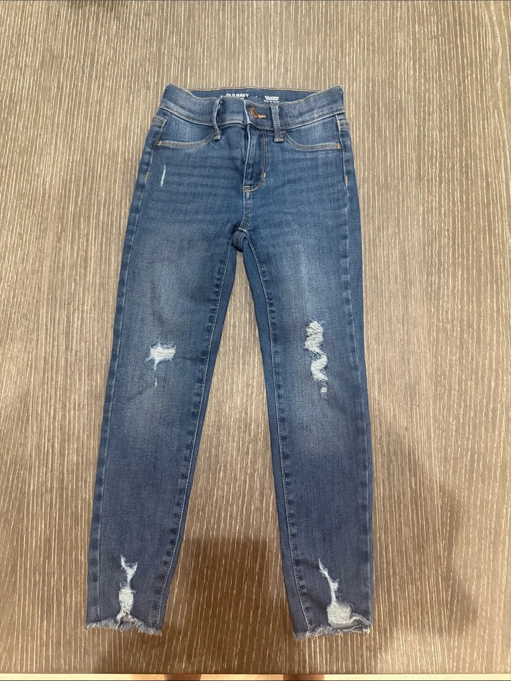 Like new Old Navy size 7 ballerina  Medium Blue Ripped Skinny Jeans